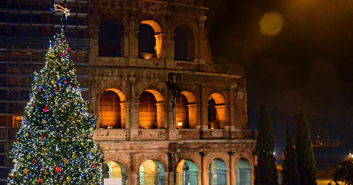 Decorazioni Natalizie Roma.Natale A Roma La Grande Bellezza Si Veste A Festa About Inspiration